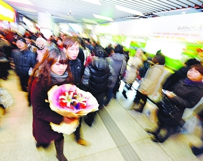 调查指城市单身男女为1.6：1 浙江最接受拜金女(图)