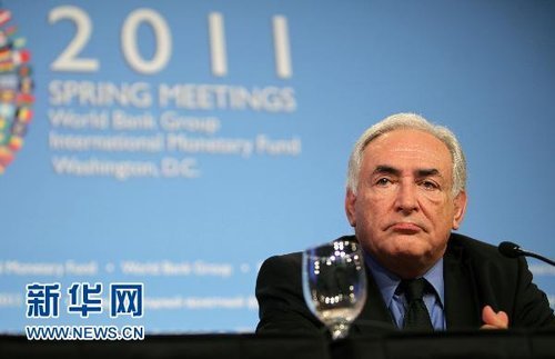 IMF总裁卡恩首次出席法庭听证会 被禁止保释