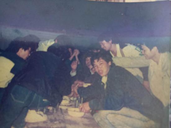 在深圳打工的塘山村老乡一起聚会