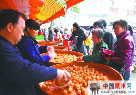 元宵到 赣州手工元宵市场俏