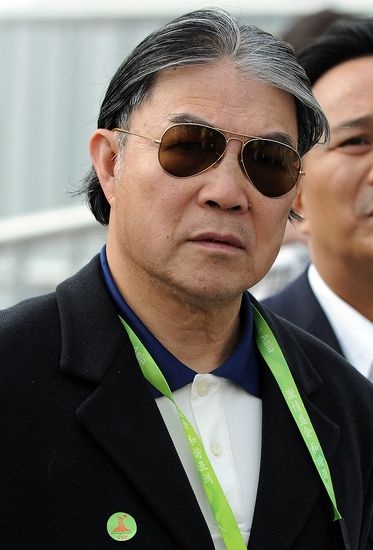 霍家长房育有三子：长子霍震霆（左）、次子霍震寰（中）、三子霍震宇（右）。三弟将矛头指向二哥，大哥称不做评论。