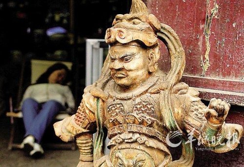 收藏市场的大乱局：古玩市场99%都是违法交易 