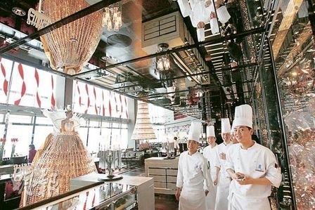 香港最高酒店开幕 以全海景客房及餐厅为卖点