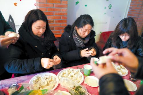 白领吐槽屌丝年会：没有最锉只有更锉