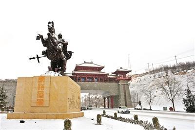 蒙恬将军的雕像也是此次斥资修建的内容之一